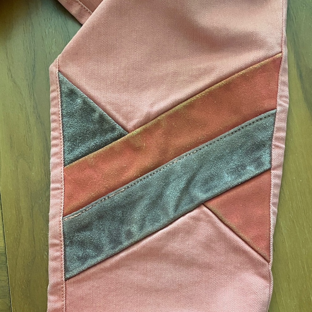 Pink Pants with Geometric Design - Picture 6 of 6